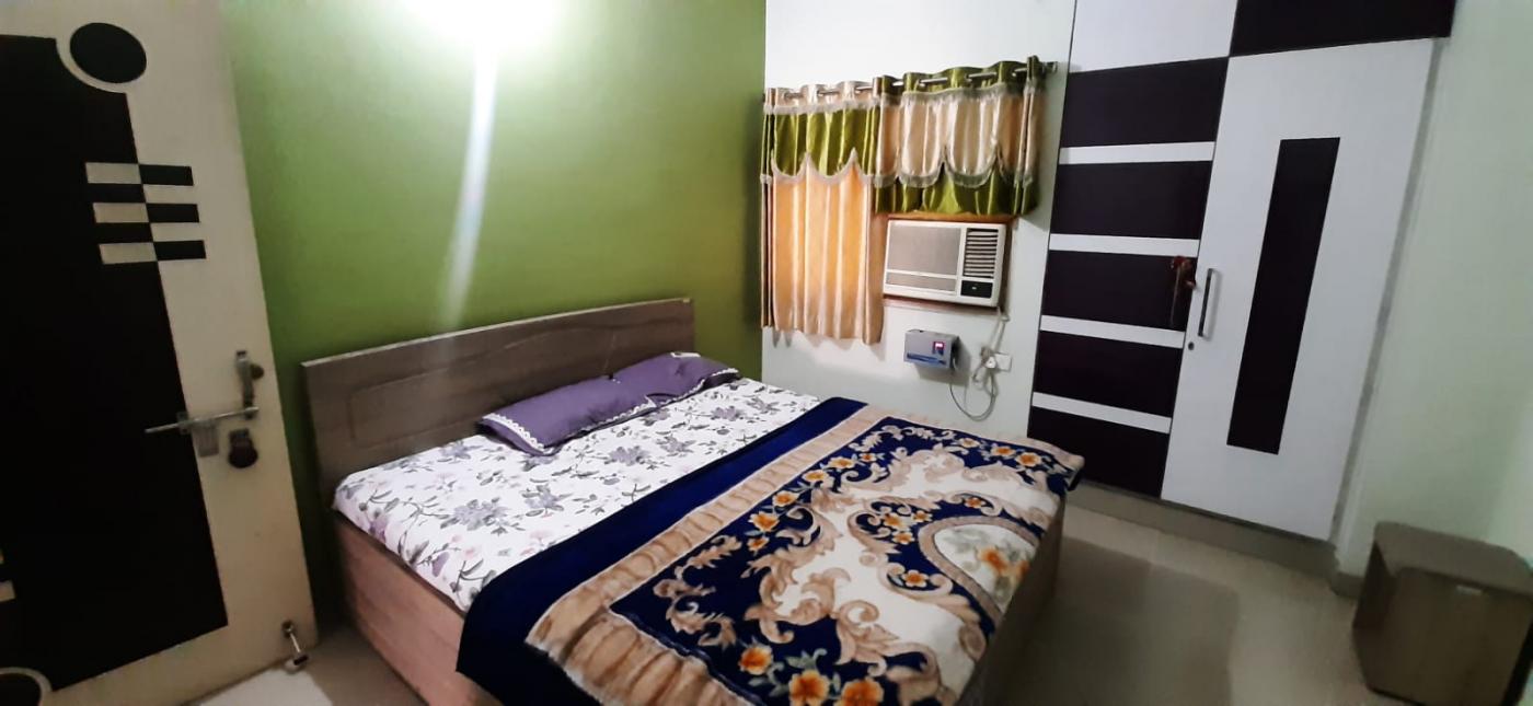 Flat Available Near Padmini Hotel