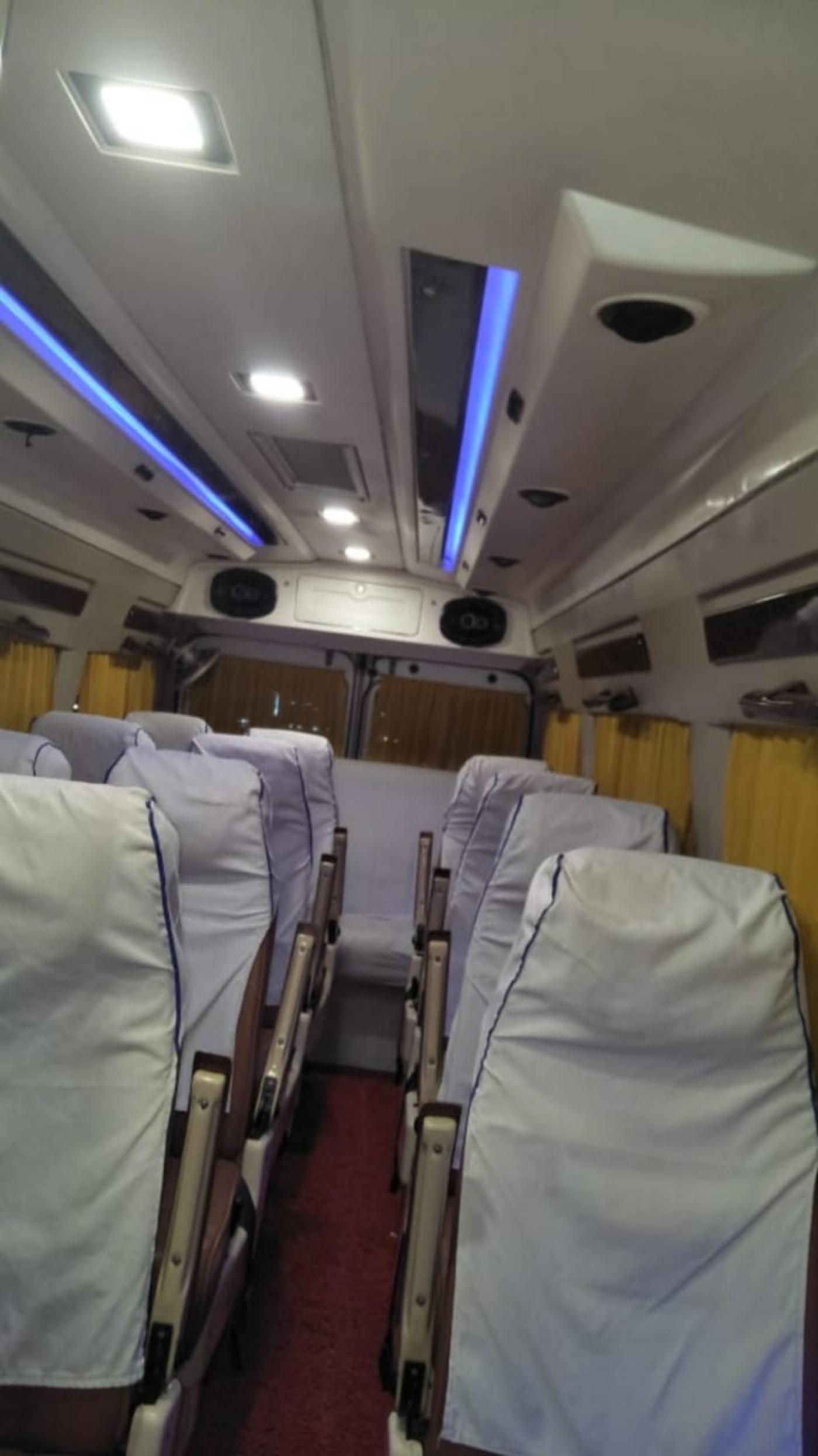 Tempo Traveller 26 setter