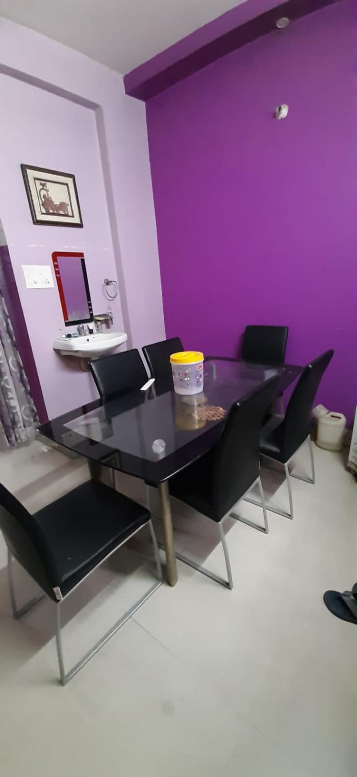 Flat Available Near Padmini Hotel